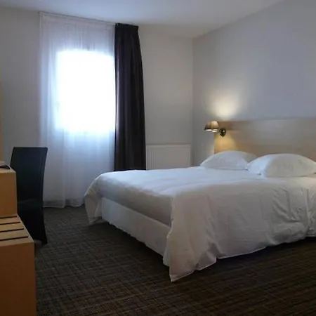 Hotel The Originals City, Acadine, 3*