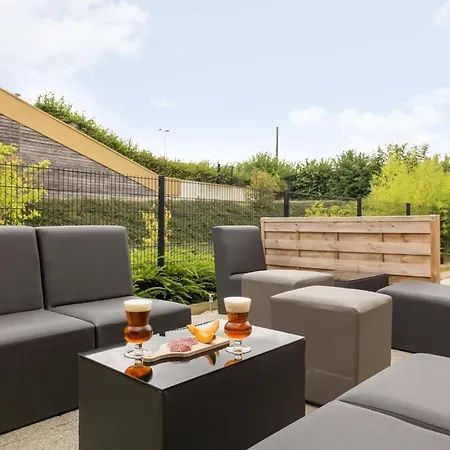 The Originals City, Acadine, Le Neubourg