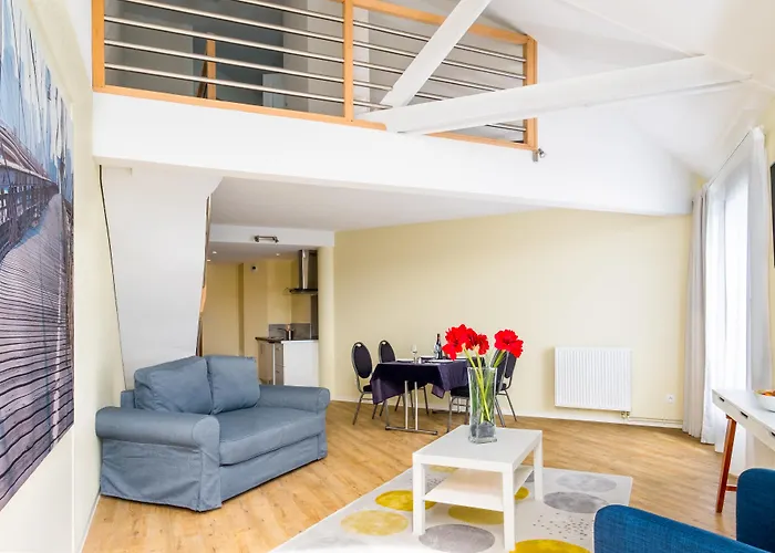 Hotel The Originals City, Acadine,