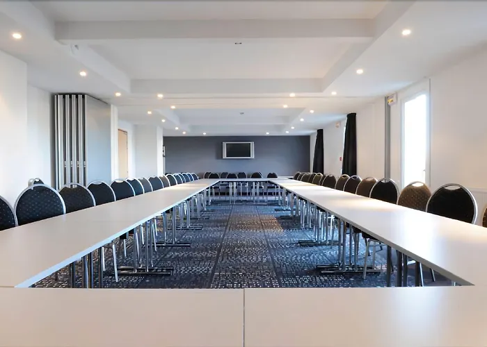 Hotel The Originals City, Acadine, Le Neubourg